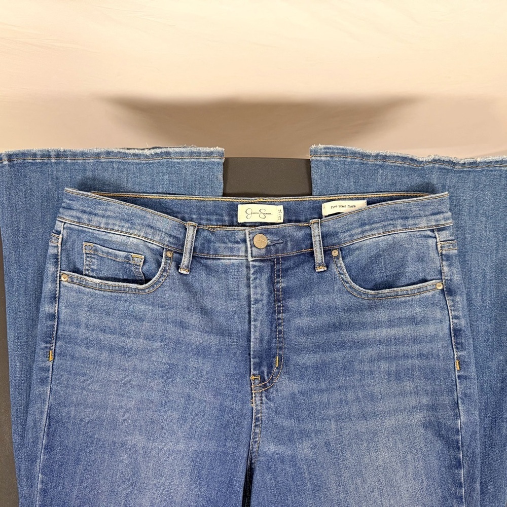 Jessica Simpson 5 Pocket Flare Blue Jean Size 12/31 - Picture 4 of 8